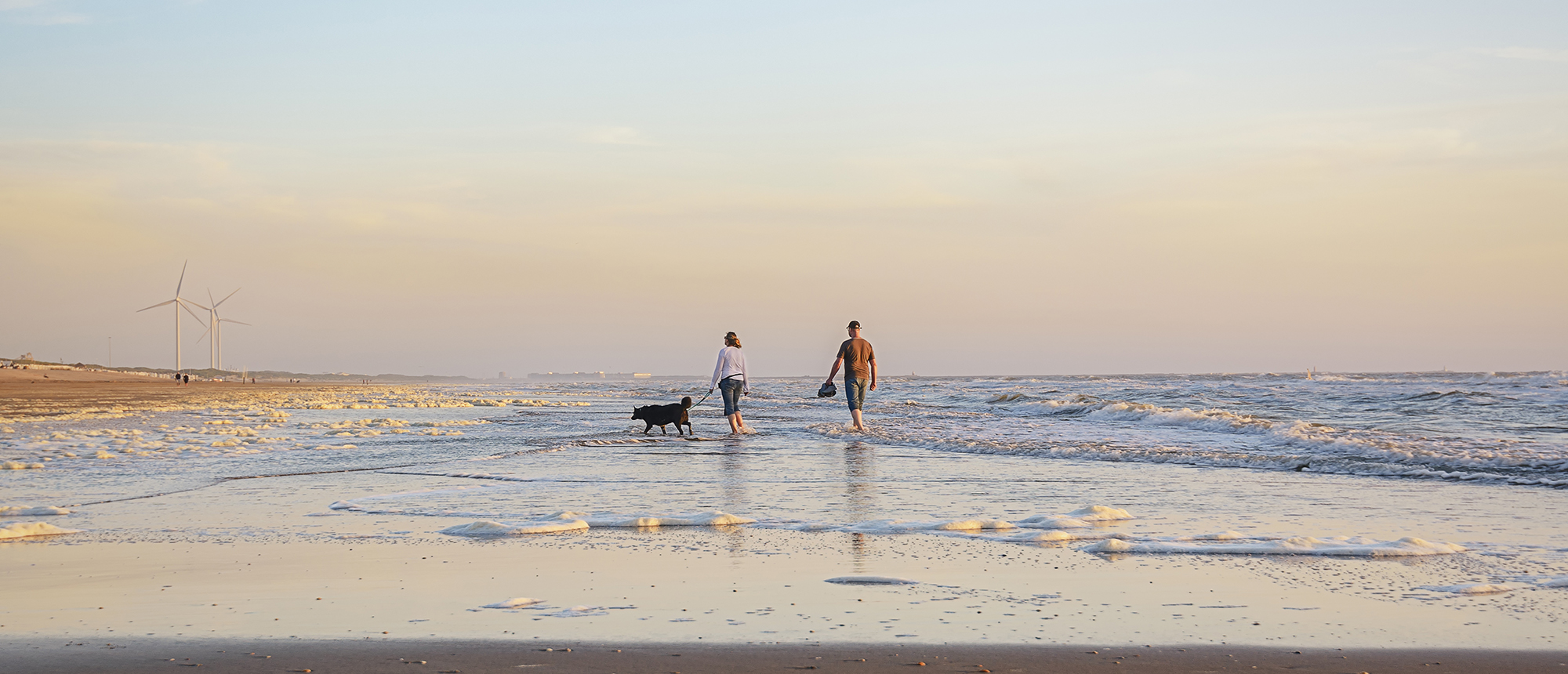 Stilrent och samtida vid stranden